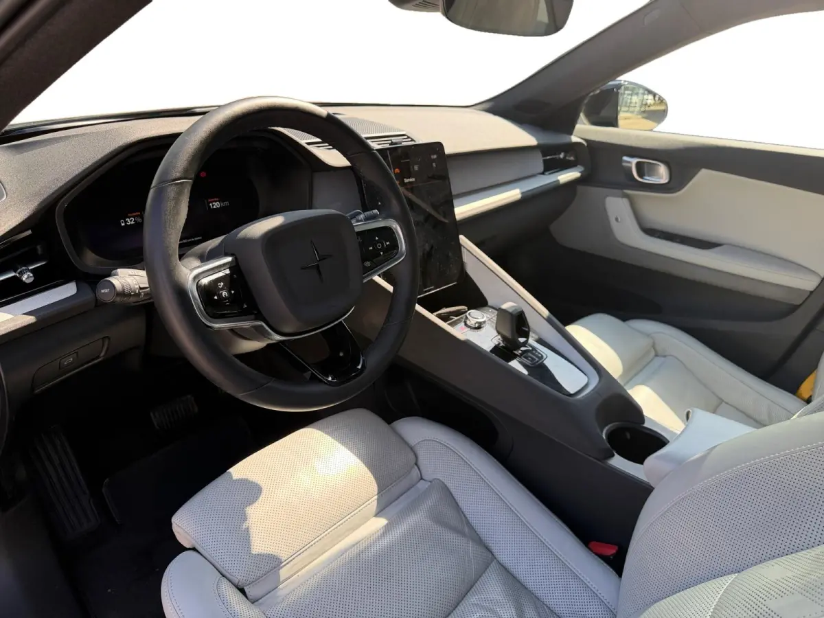 Long Range Dual Motor Performance Plus 82 kWh 90 % SOH! Uniek 469PK | Gele gordels + klauwen | Full leather | Glassroof | Stoelverwarming + verkoeling |