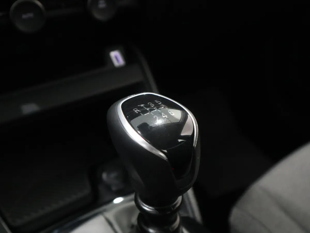 You - DUAL ZONE CLIMATE CONTROL - APPLE CARPLAY/ANDROID AUTO - CRUISE CONTROL