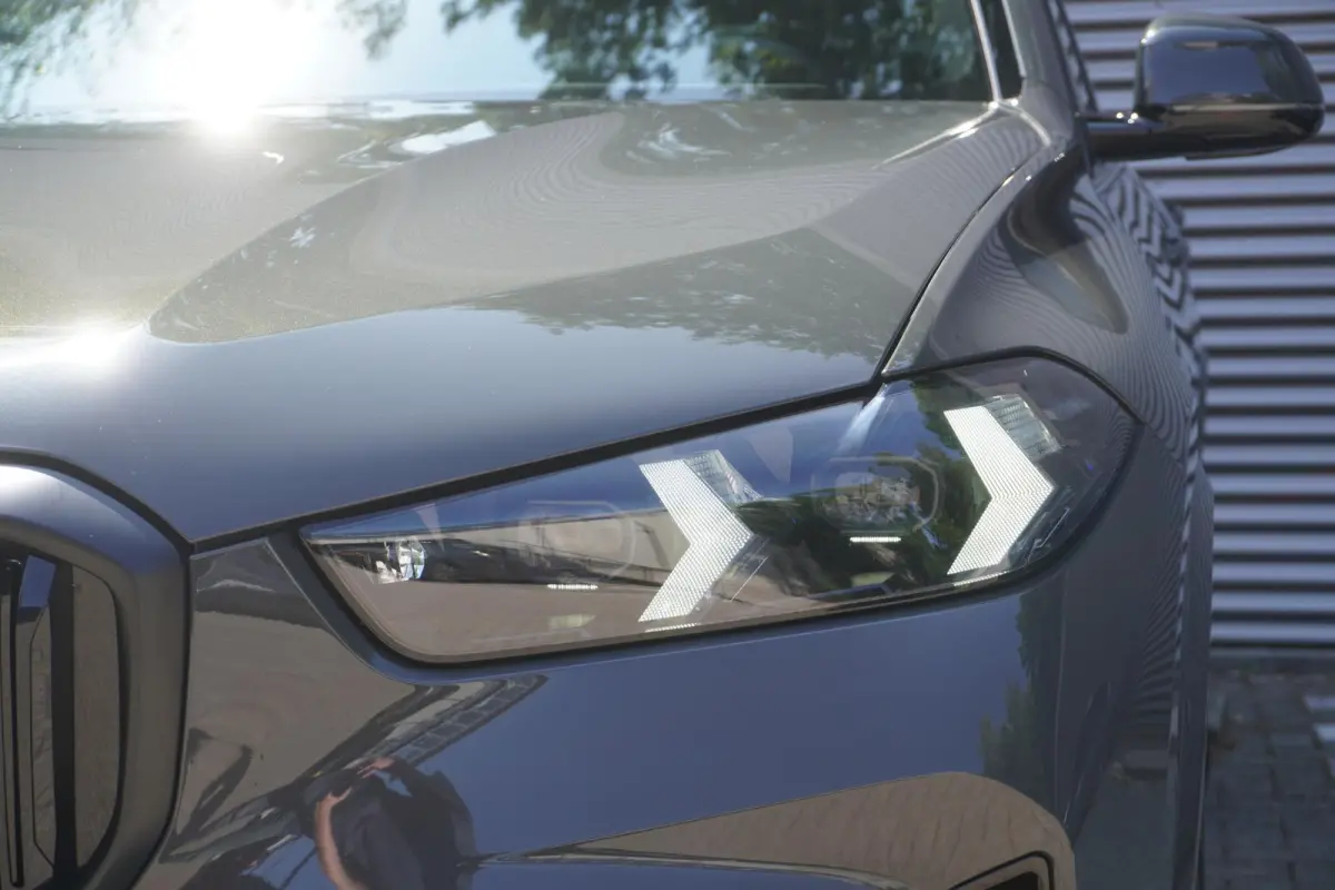 xDrive50e | M Sportpakket Pro | 22 inch BMW Individual Multispaak | Integral Active Steering | Glazen panoramadak | Soft-Close-Automatic voor portieren | Driving Assistant Professional