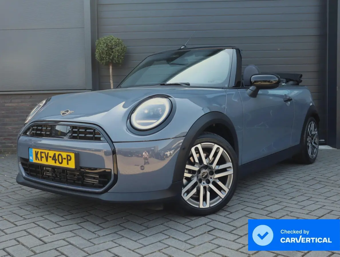 2.0 C Classic M | Camera | Carplay | HUD | 17 Inch | Stoel en Stuurverwarming