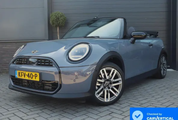 2.0 C Classic M | Camera | Carplay | HUD | 17 Inch | Stoel en Stuurverwarming