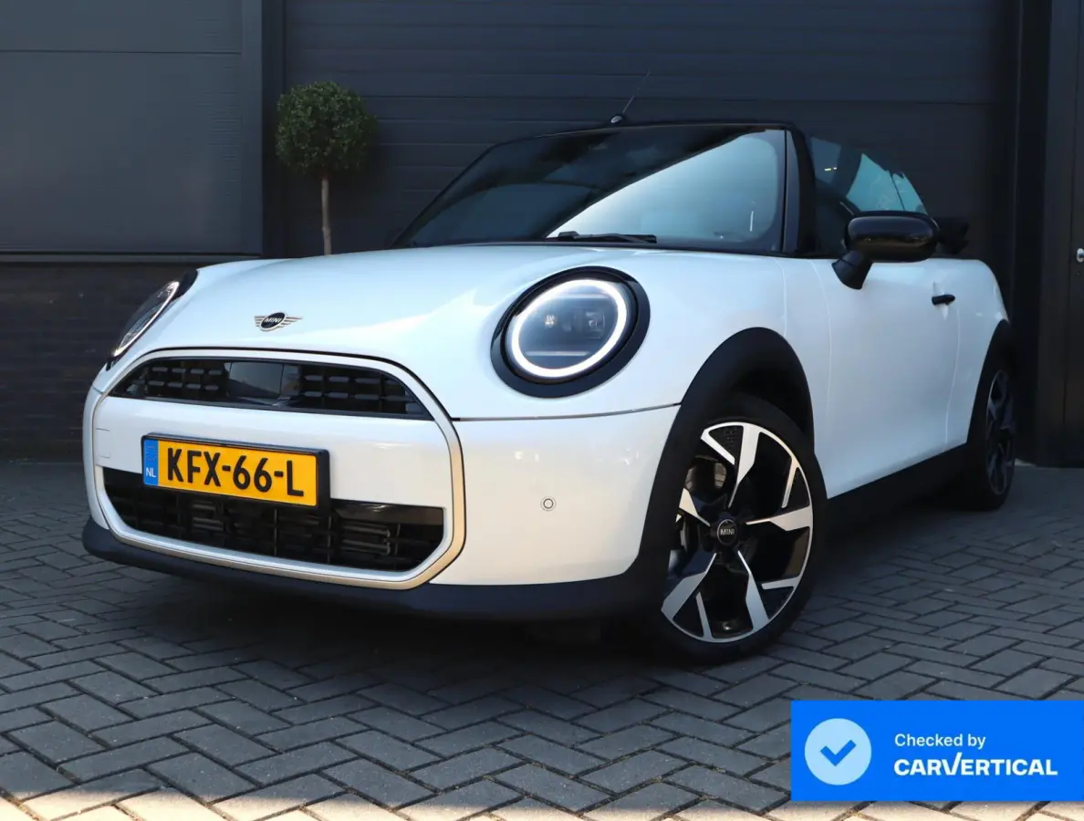 2.0 C Favoured | HUD | Camera | Carplay | Leer | Stoel en Stuurverwarming | 18 Inch