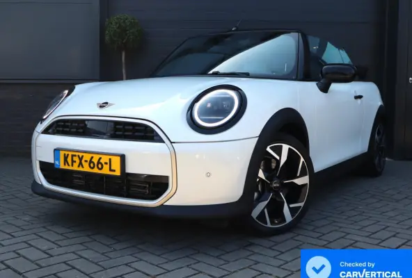 2.0 C Favoured | HUD | Camera | Carplay | Leer | Stoel en Stuurverwarming | 18 Inch