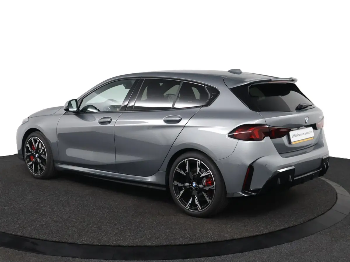 120 M Sport Design Edition | M Sportpakket Pro | voorstoelen verwarmd | achteruitrijcamera | M Adaptief onderstel |