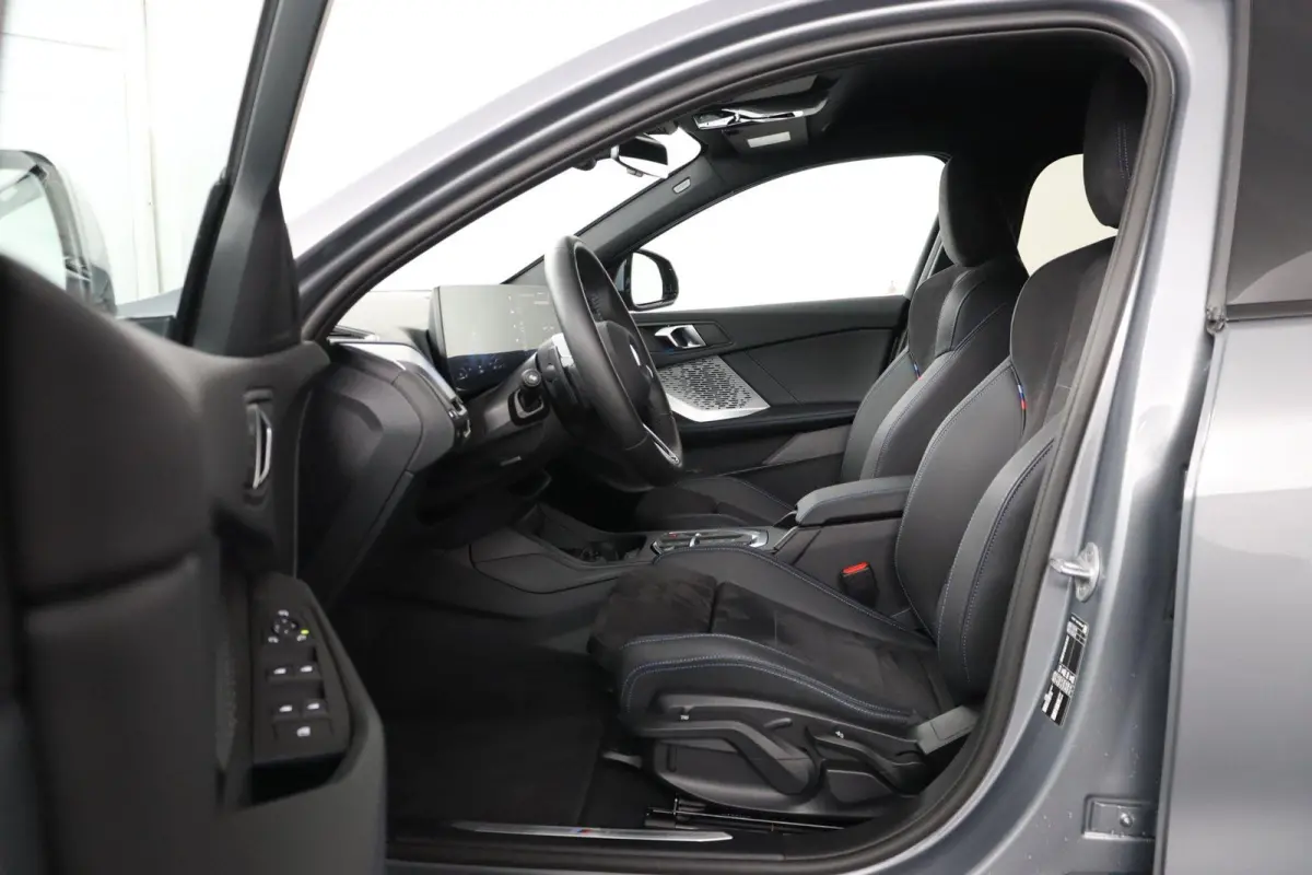 120 M Sport Design Edition | M Sportpakket Pro | voorstoelen verwarmd | achteruitrijcamera | M Adaptief onderstel |