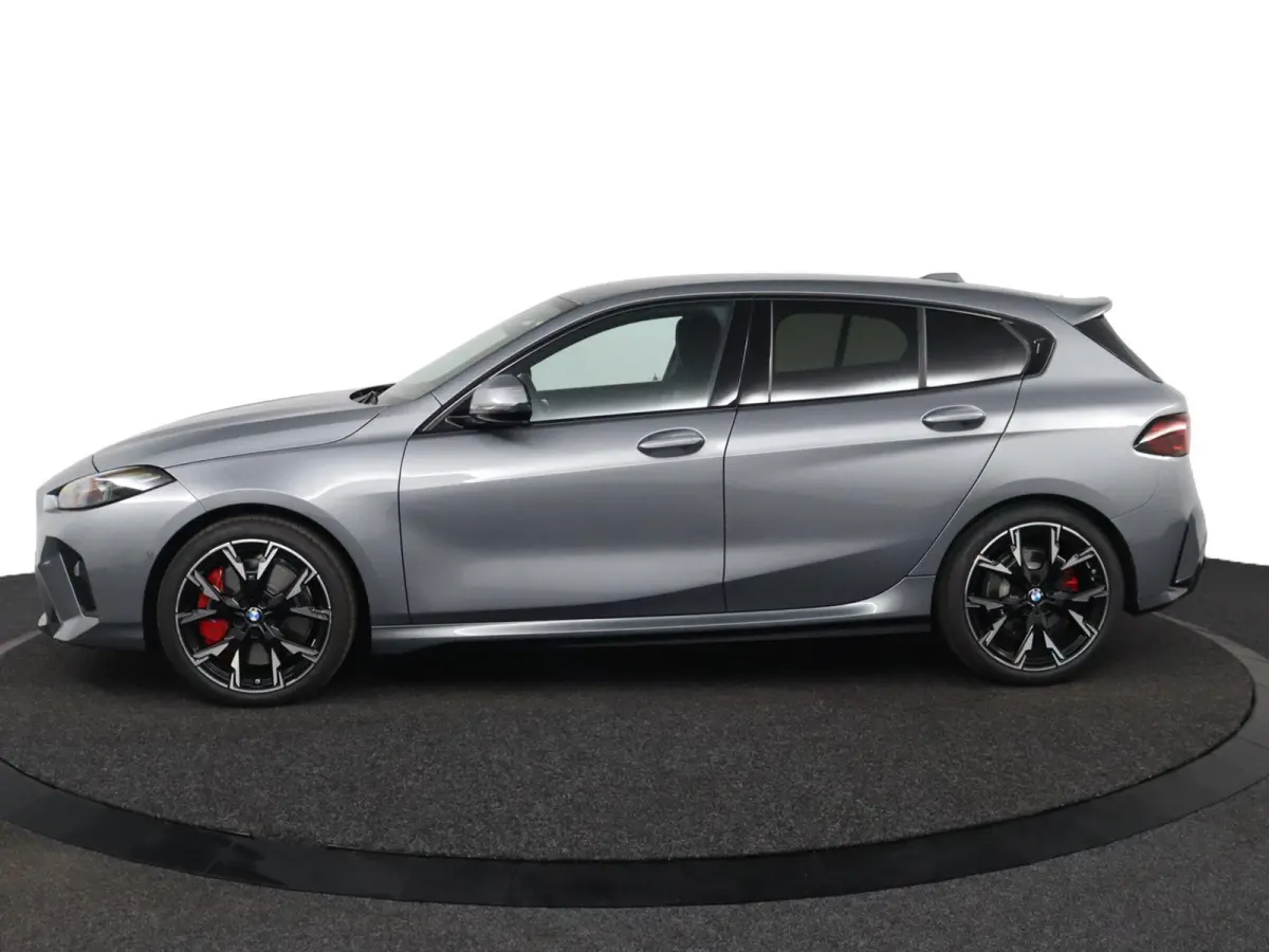 120 M Sport Design Edition | M Sportpakket Pro | voorstoelen verwarmd | achteruitrijcamera | M Adaptief onderstel |