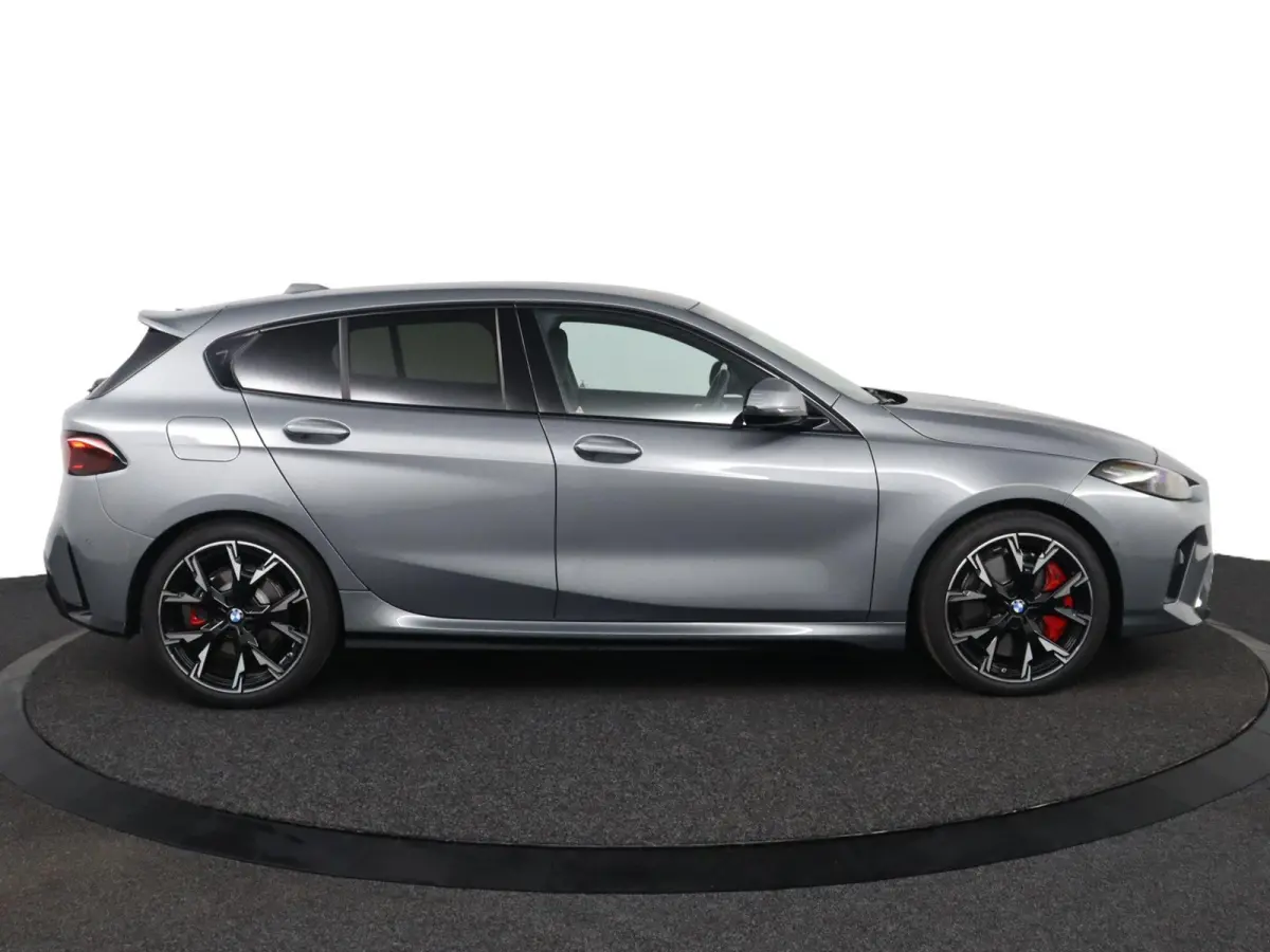 120 M Sport Design Edition | M Sportpakket Pro | voorstoelen verwarmd | achteruitrijcamera | M Adaptief onderstel |