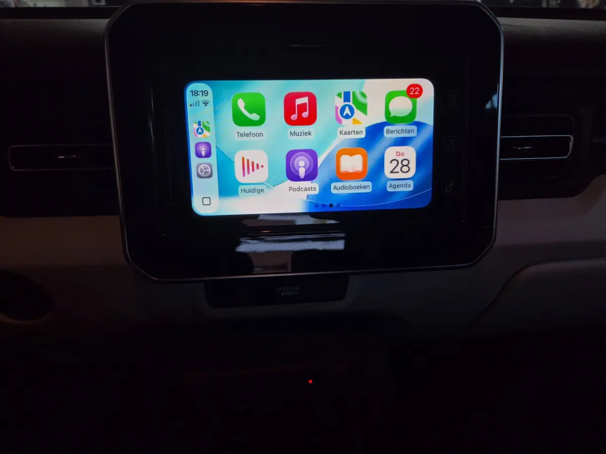 1.2 Select Intro incl. 6 mnd Autotrust GARANTIE! CarPlay Achteruitrijcamera Navi Stoelverwarming Automaat LM Velgen