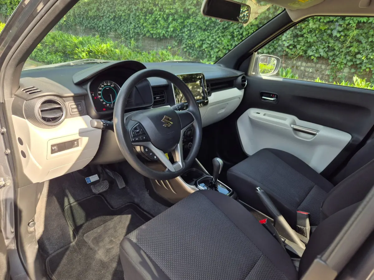 1.2 Select Intro incl. 6 mnd Autotrust GARANTIE! CarPlay Achteruitrijcamera Navi Stoelverwarming Automaat LM Velgen