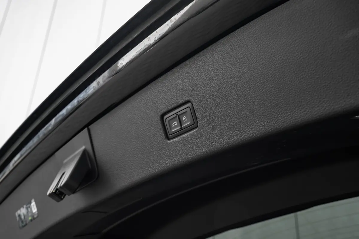 55 TFSI e quattro Pro Line S 394PK | Trekhaak | 4-wielsturing | Panorama Dak | B&O | Nachtzicht | 360 Camera | Sfeerverlichting