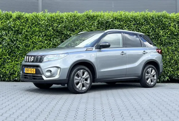 1.4 Boosterjet Comfort Smart Hybrid, TWO-TONE, NAVIGATIE, CRUISE CONTROL, CAMERA, KEYLESS, DAB, LED, CLIMATE CONTROL, STOELVERWARMING, LICHTMETAAL 17"