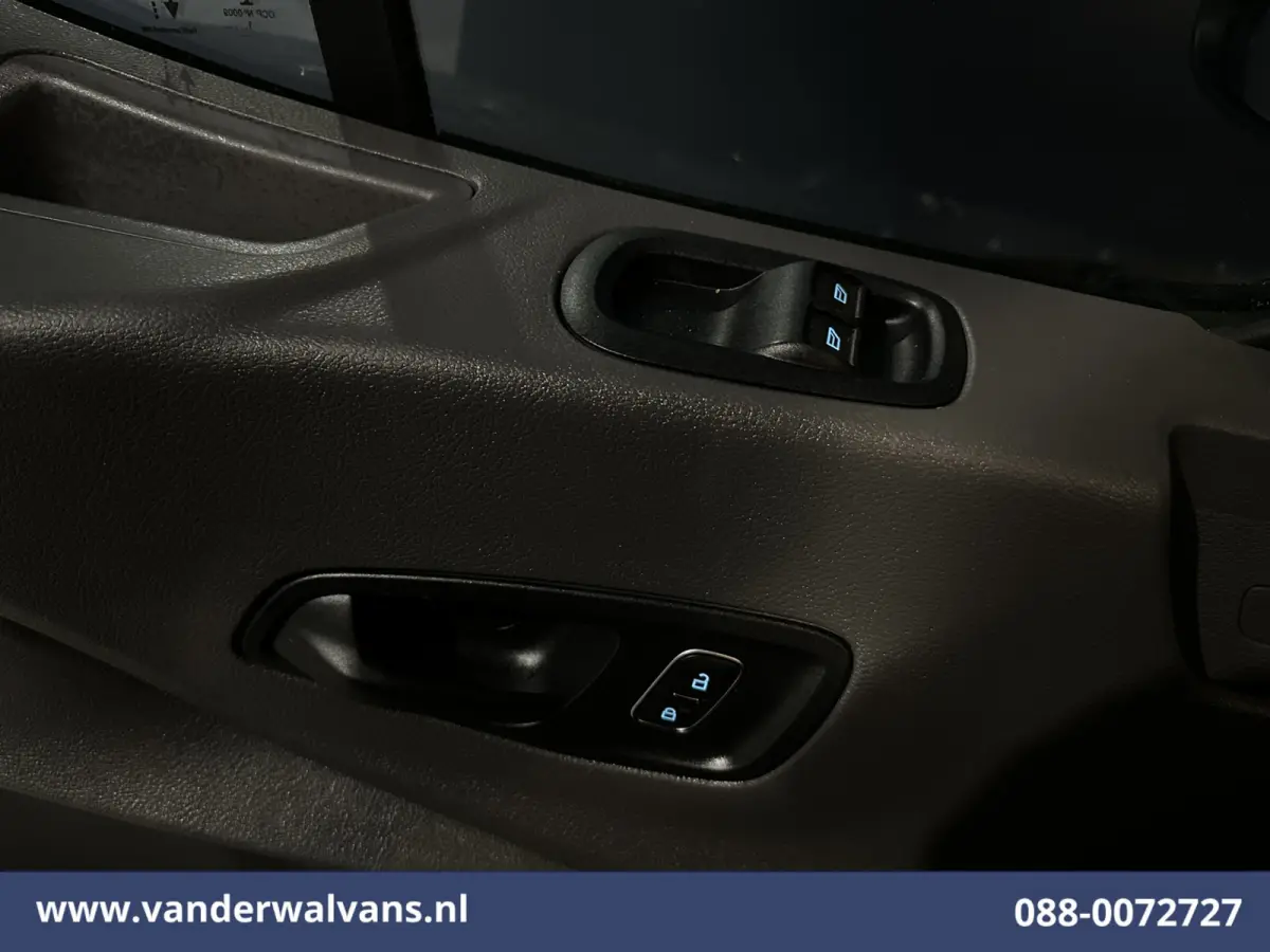 2.0 TDCI 160pk Bakwagen Laadklep Euro6 Airco | 1040kg laadvermogen | Cruisecontrol | Verwarmde voorruit Bijrijdersbank