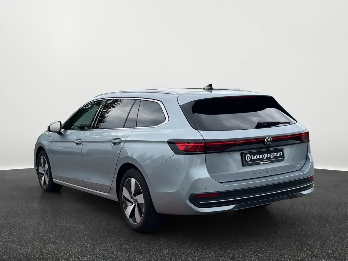1.5 eHybrid Business | PHEV | 204Pk | Trekhaak | LED | A.Camera | Side assist | ACC |