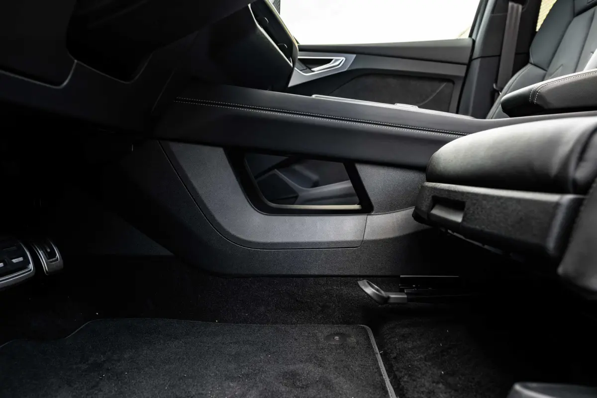 S edition | Achterklep, automatisch bedienbaar | Achteruitrijcamera | Adaptive cruise control