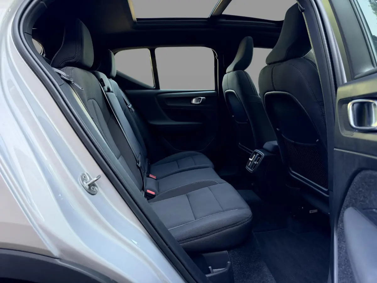 Plus luxury 70 Kwh SoH 95,1% / Duurste Uitvoering / Adaptieve Cruise / Panorama Dak / Warmtepomp / 3 Fase / 360 Camera / Stoel en stuur verwarming / Stand verwarming / Harman Kardon Soundsys