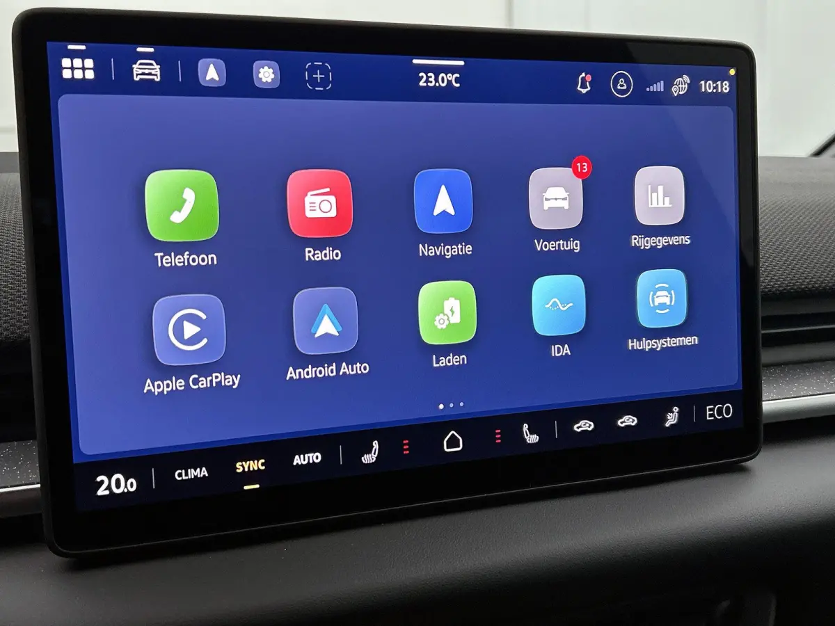 Life 50 kWh 170 PK | Steunhaak | Navigatie | Apple Carplay draadloos | Stoelverwarming | Ruiten getint | 19" Lichtmetalen velgen | Android Auto draadloss | LED verlichting | Camera | Climate