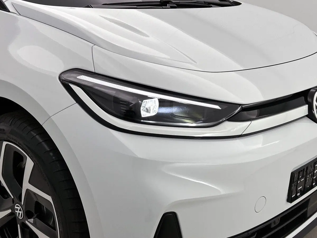 Life 50 kWh 170 PK | Steunhaak | Navigatie | Apple Carplay draadloos | Stoelverwarming | Ruiten getint | 19" Lichtmetalen velgen | Android Auto draadloss | LED verlichting | Camera | Climate