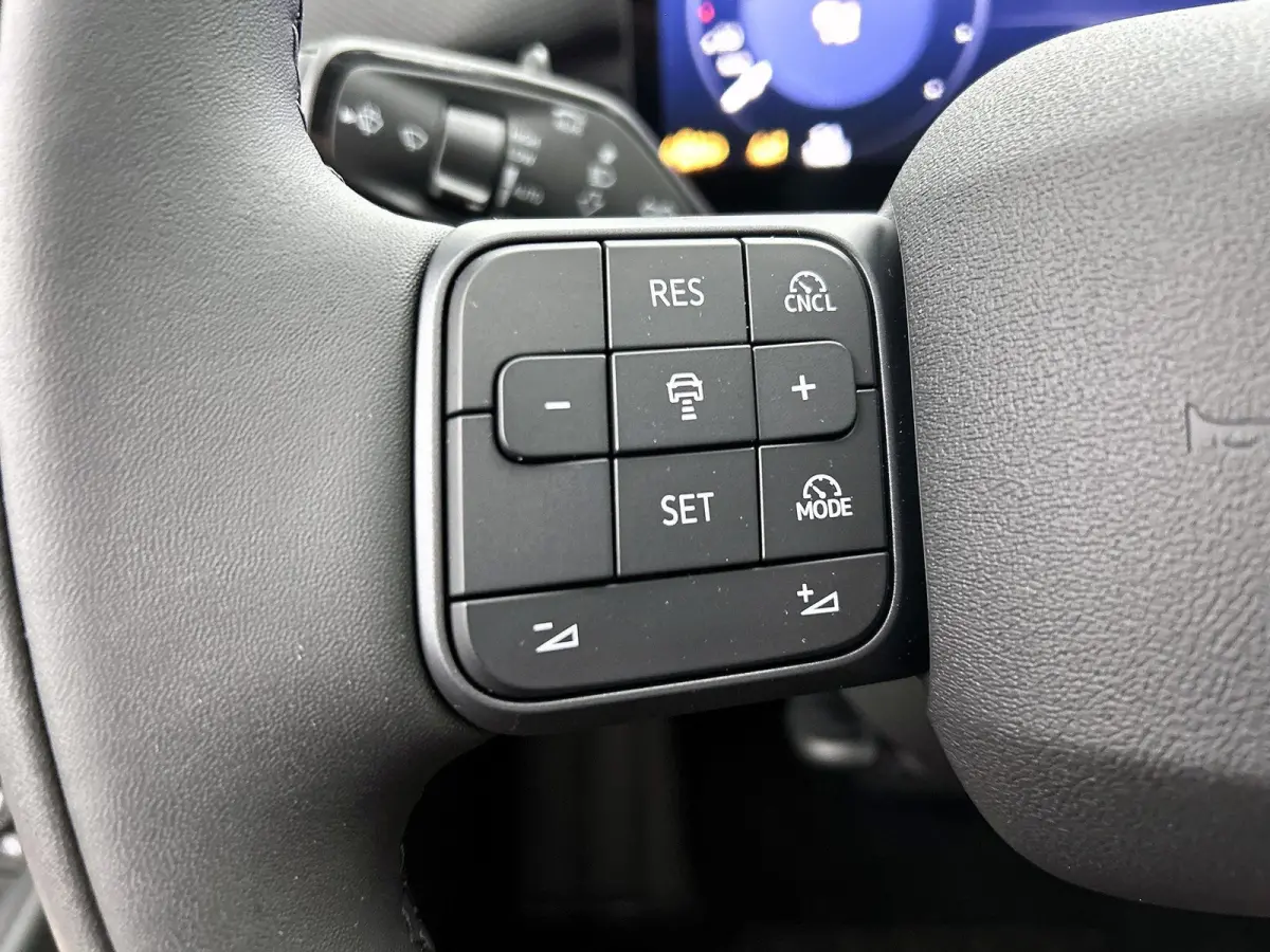 Life 50 kWh 170 PK | Steunhaak | Navigatie | Apple Carplay draadloos | Stoelverwarming | Ruiten getint | 19" Lichtmetalen velgen | Android Auto draadloss | LED verlichting | Camera | Climate