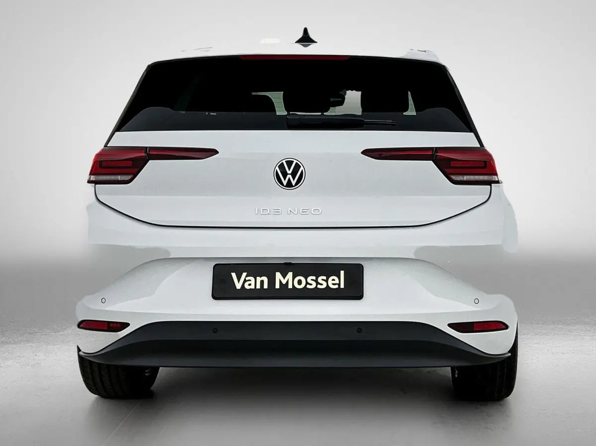 Life 50 kWh 170 PK | Steunhaak | Navigatie | Apple Carplay draadloos | Stoelverwarming | Ruiten getint | 19" Lichtmetalen velgen | Android Auto draadloss | LED verlichting | Camera | Climate