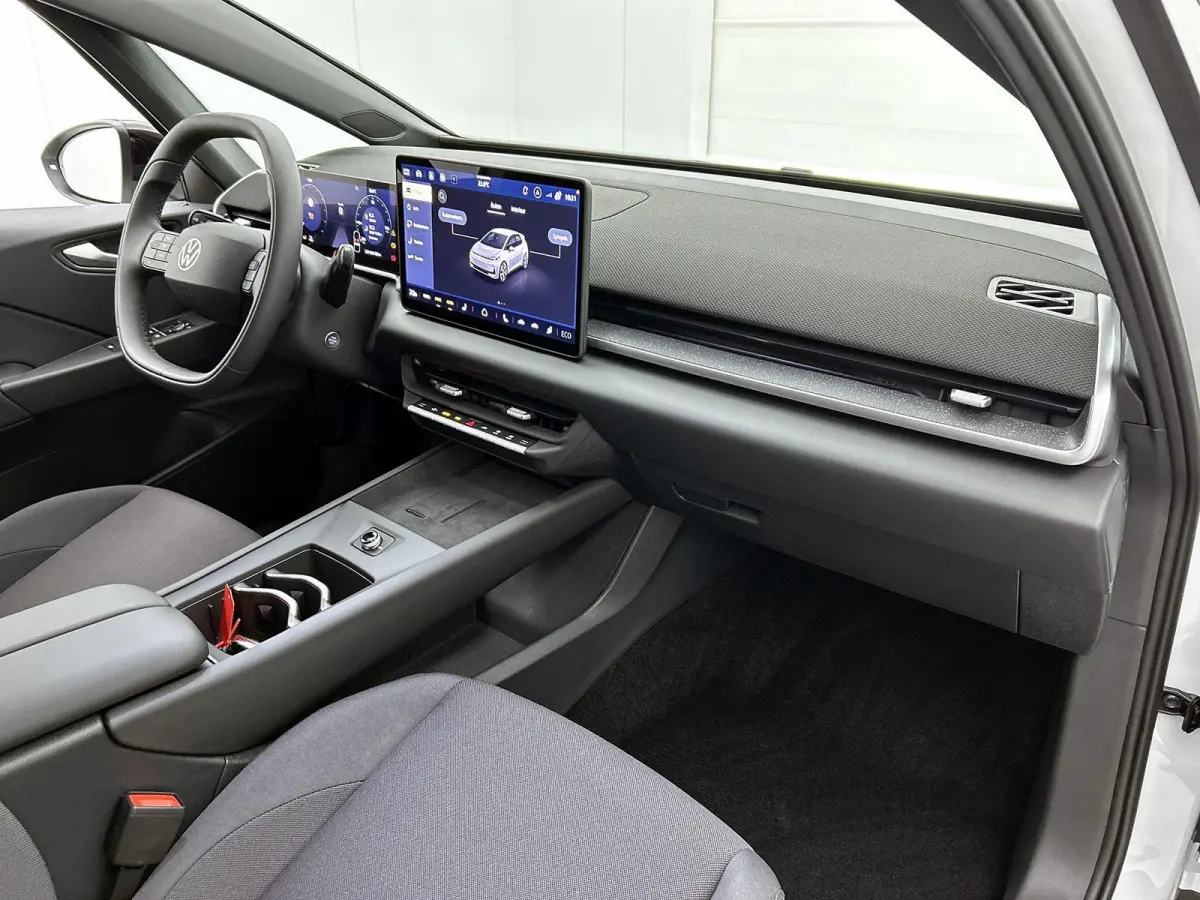Life 50 kWh 170 PK | Steunhaak | Navigatie | Apple Carplay draadloos | Stoelverwarming | Ruiten getint | 19" Lichtmetalen velgen | Android Auto draadloss | LED verlichting | Camera | Climate
