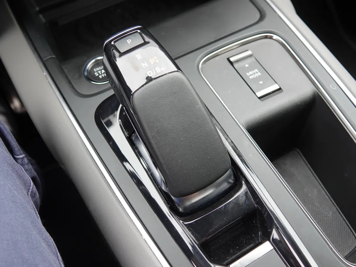 1.6 Plug-in Hybrid 225 Shine LEER | NAVI | SOH 95% | CAMERA | ECC | ADAPT. CRUISE