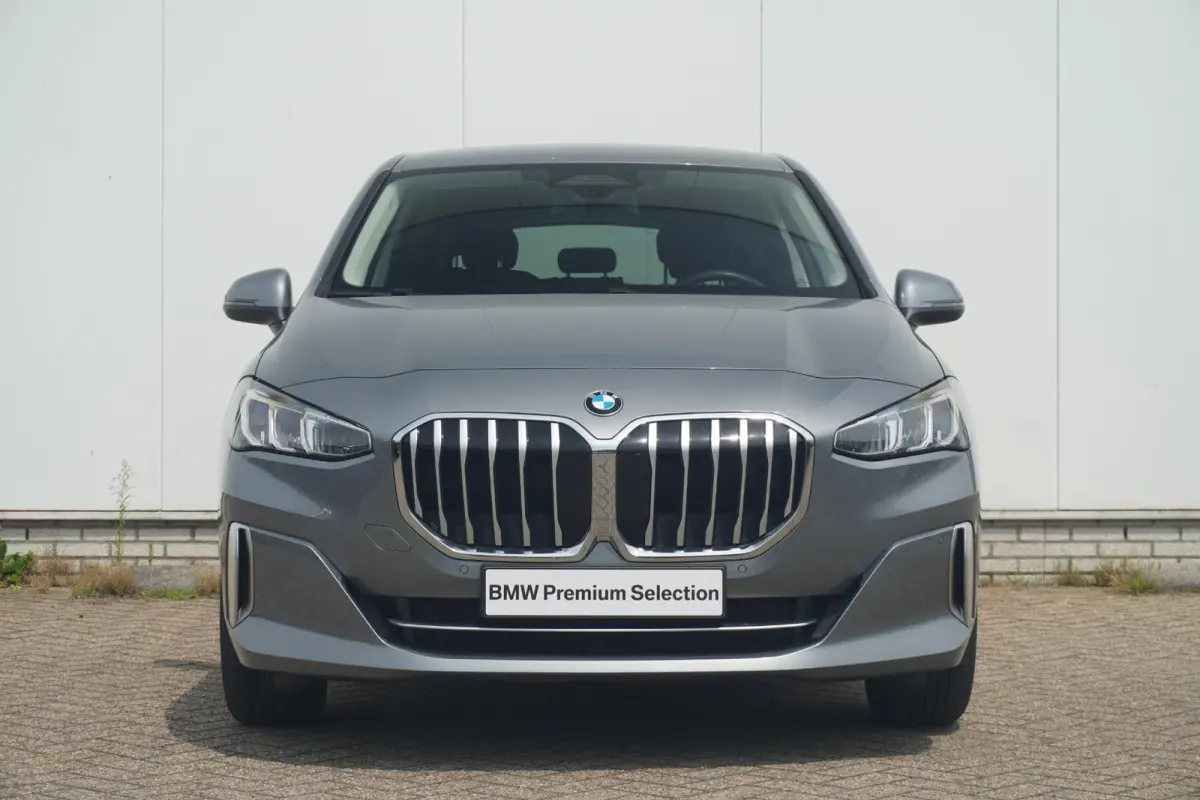 218i | Luxury Line | Harman-Kardon | Achteruitrijcamera | Actieve stoel voor bestuurder