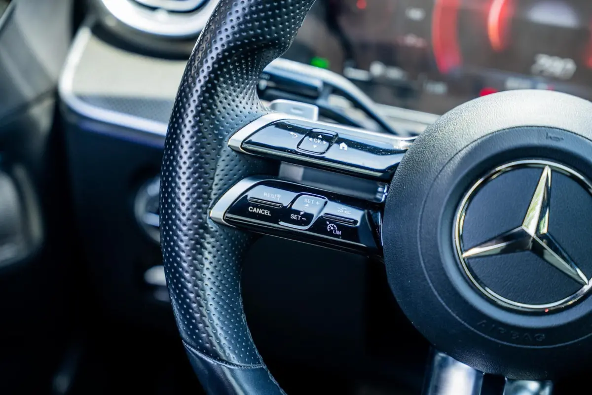 C300 AMG Line|PANO|BURMESTER|360|18''|ACC