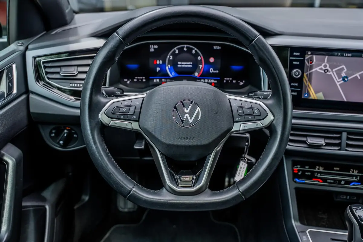 1.0 TSI R-Line|PANO|IQ LED|CAMERA|ACC|SFEERV