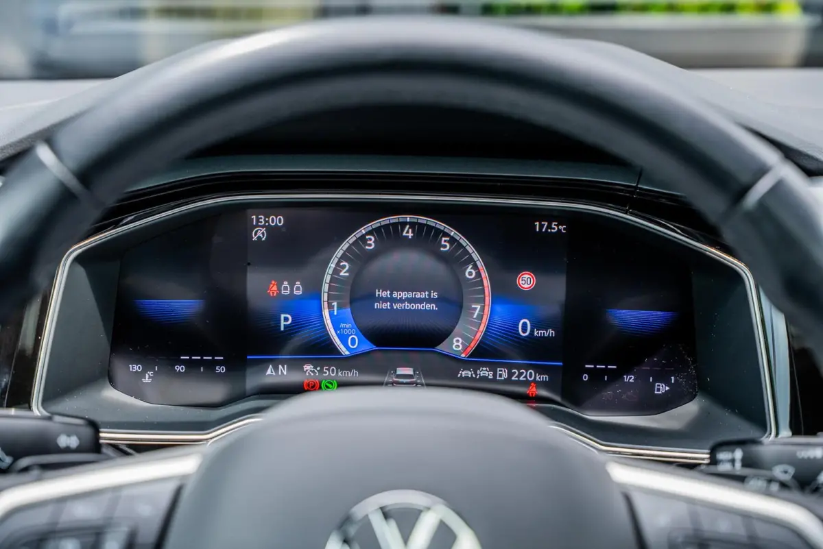 1.0 TSI R-Line|PANO|IQ LED|CAMERA|ACC|SFEERV