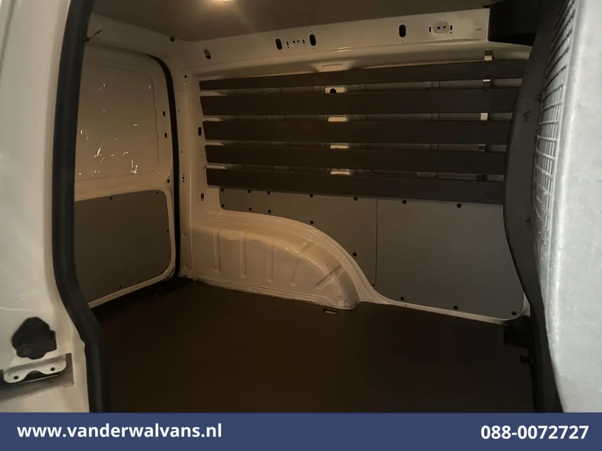 2.0 TDI 102pk L1H1 Euro6 Airco | Imperiaal | 1500kg Trekhaak | Cruisecontrol Parkeersensoren