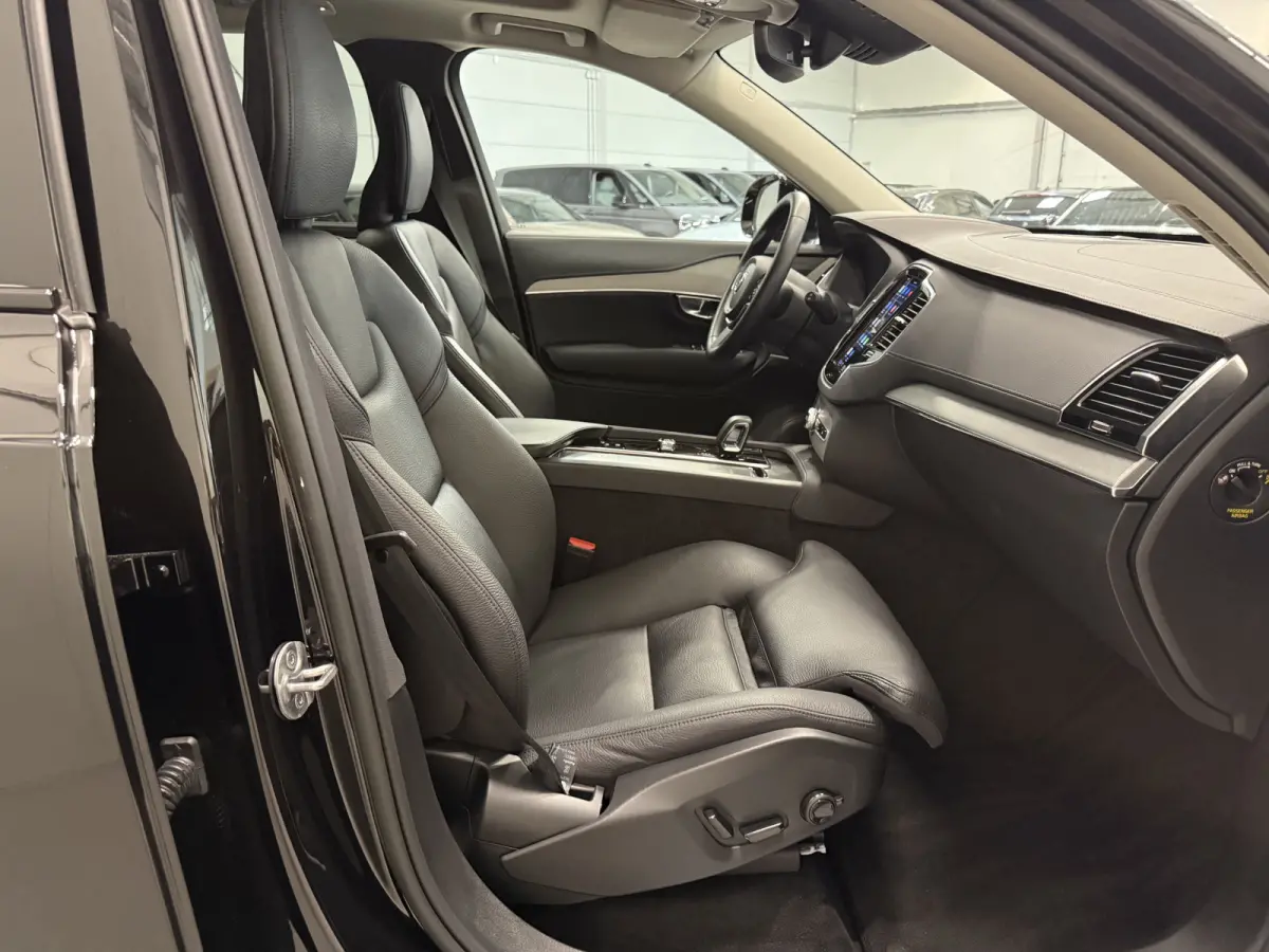 T8 Recharge AWD R-Design PANO/LUCHTVERING/TREKHAAK/SOH 98%/H&K/MEMORY/ZWART LEER/GOOGLE/CARPLAY/ACC/PILOT-ASSIST/20"/PRIVACY/VOLLEDIG VOLVO DEALER HISTORIE