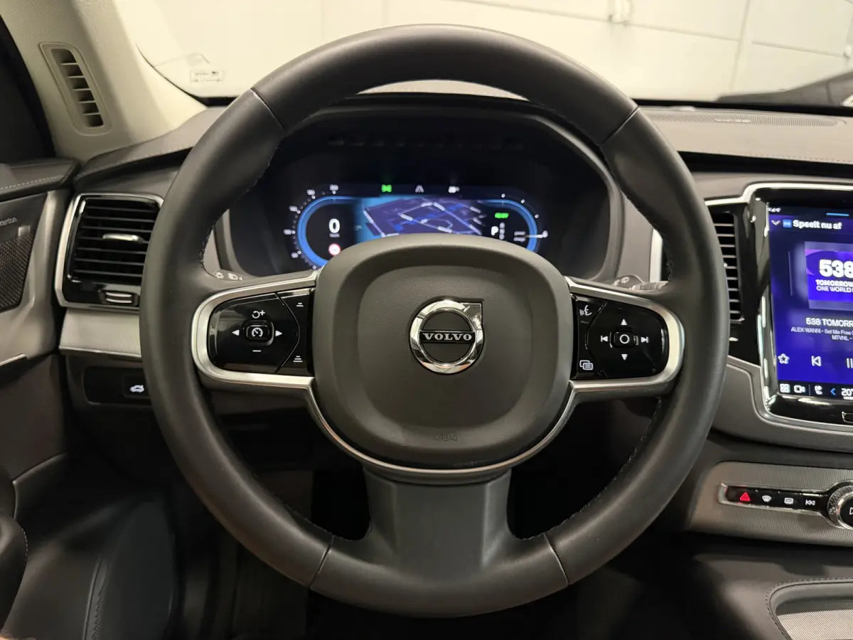 T8 Recharge AWD R-Design PANO/LUCHTVERING/TREKHAAK/SOH 98%/H&K/MEMORY/ZWART LEER/GOOGLE/CARPLAY/ACC/PILOT-ASSIST/20"/PRIVACY/VOLLEDIG VOLVO DEALER HISTORIE