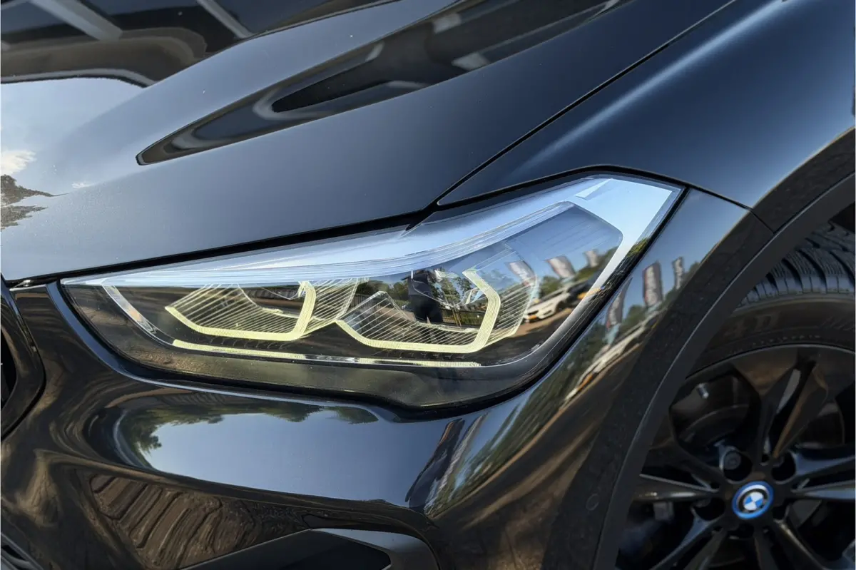 xDrive25e | Camera | Head-Up | Adaptive LED | Groot NAVI | PDC V & A | 35X op voorraad