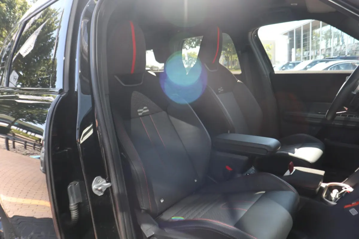 C | John Cooper Works uitvoering + Pakket L