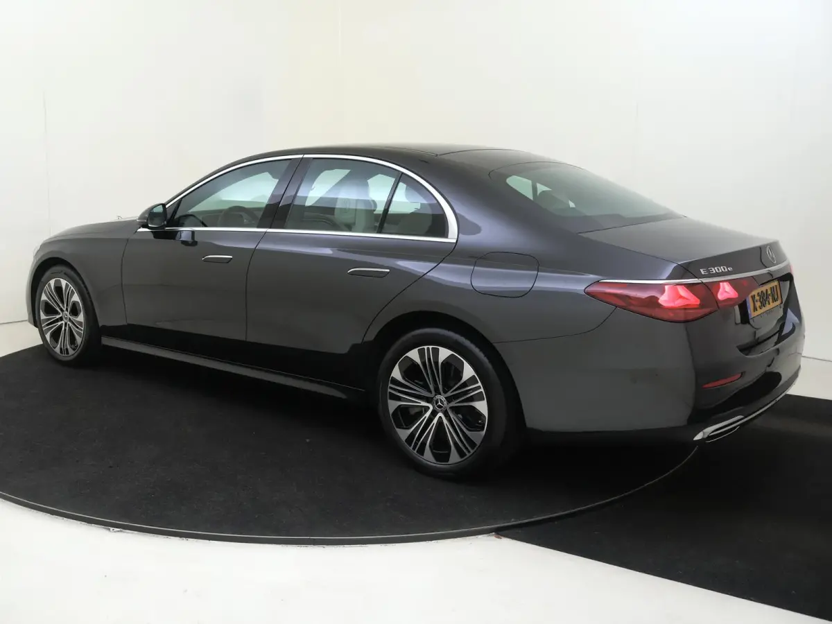 300 e Luxury Line /Memory stoelen /360 Camera /Keyless go /Augmented reality