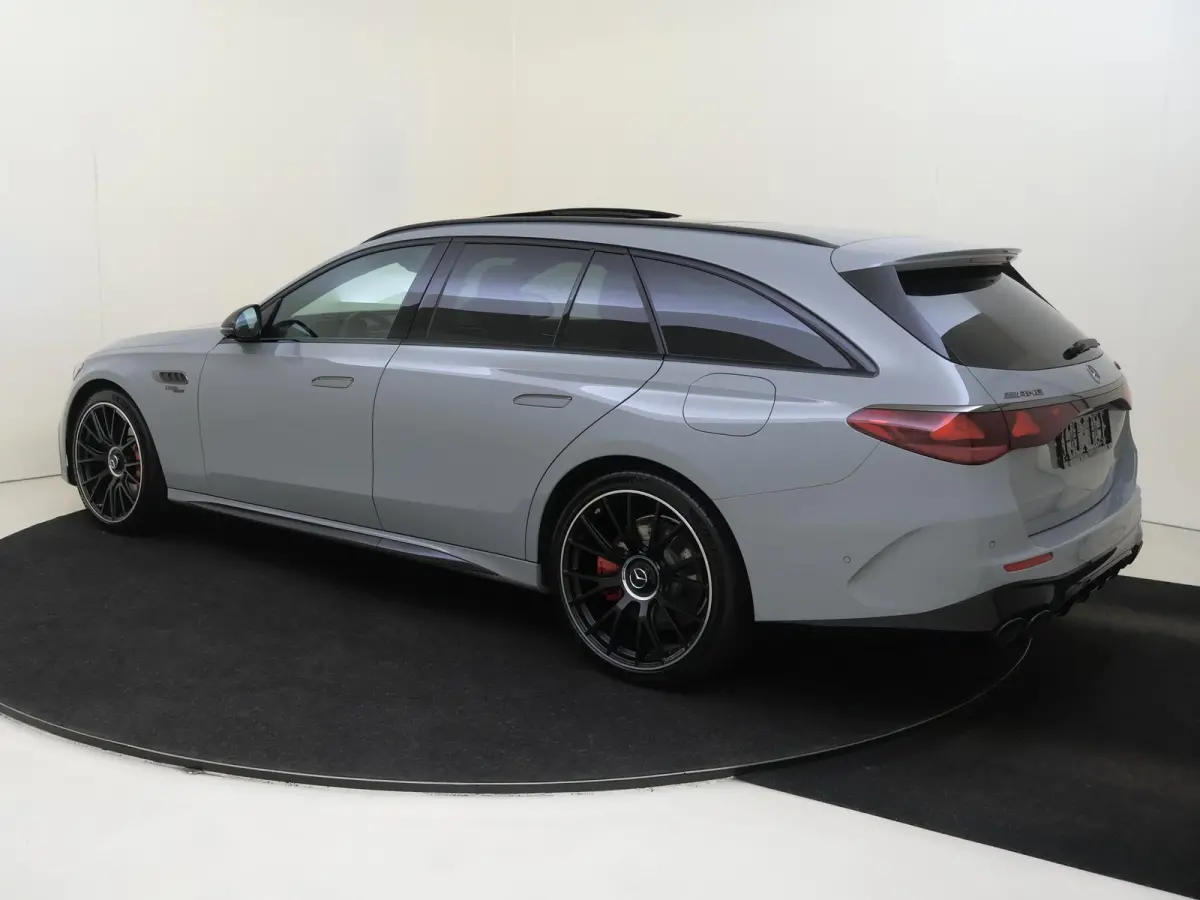 AMG 53 4MATIC+ / Premium Plus/ SUPERSCREEN/ DYNAMIC PLUS/ Panoramadak/ Night 1+2/ Rijassistentie/ Stoelverwarming v+a/ 21 inch/ Carbon Zéér compleet!