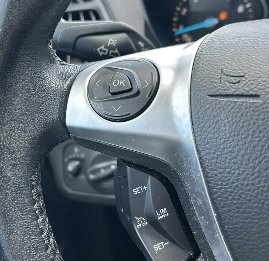1.5 Titanium Styling Pack 150PK | Nette Staat! | Trekhaak | Parkeersensoren Voor en Achter | Navigatie | Stoelverwarming | Climate Control | 2 Sleutels | Voorruitverwarming | Cruise Control 