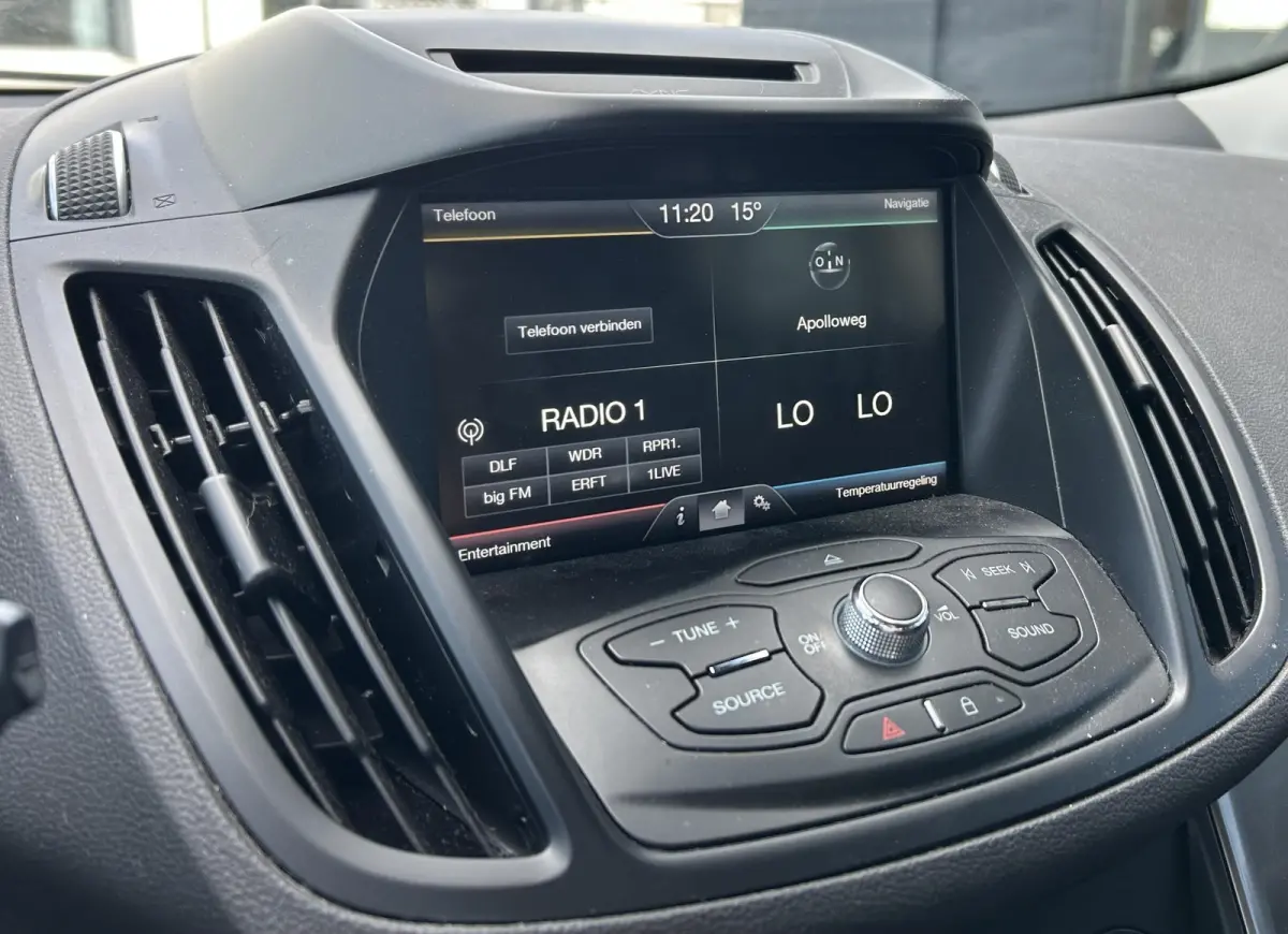 1.5 Titanium Styling Pack 150PK | Nette Staat! | Trekhaak | Parkeersensoren Voor en Achter | Navigatie | Stoelverwarming | Climate Control | 2 Sleutels | Voorruitverwarming | Cruise Control 