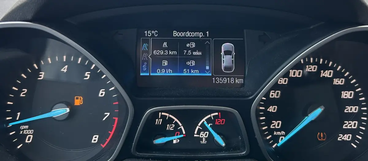 1.5 Titanium Styling Pack 150PK | Nette Staat! | Trekhaak | Parkeersensoren Voor en Achter | Navigatie | Stoelverwarming | Climate Control | 2 Sleutels | Voorruitverwarming | Cruise Control 