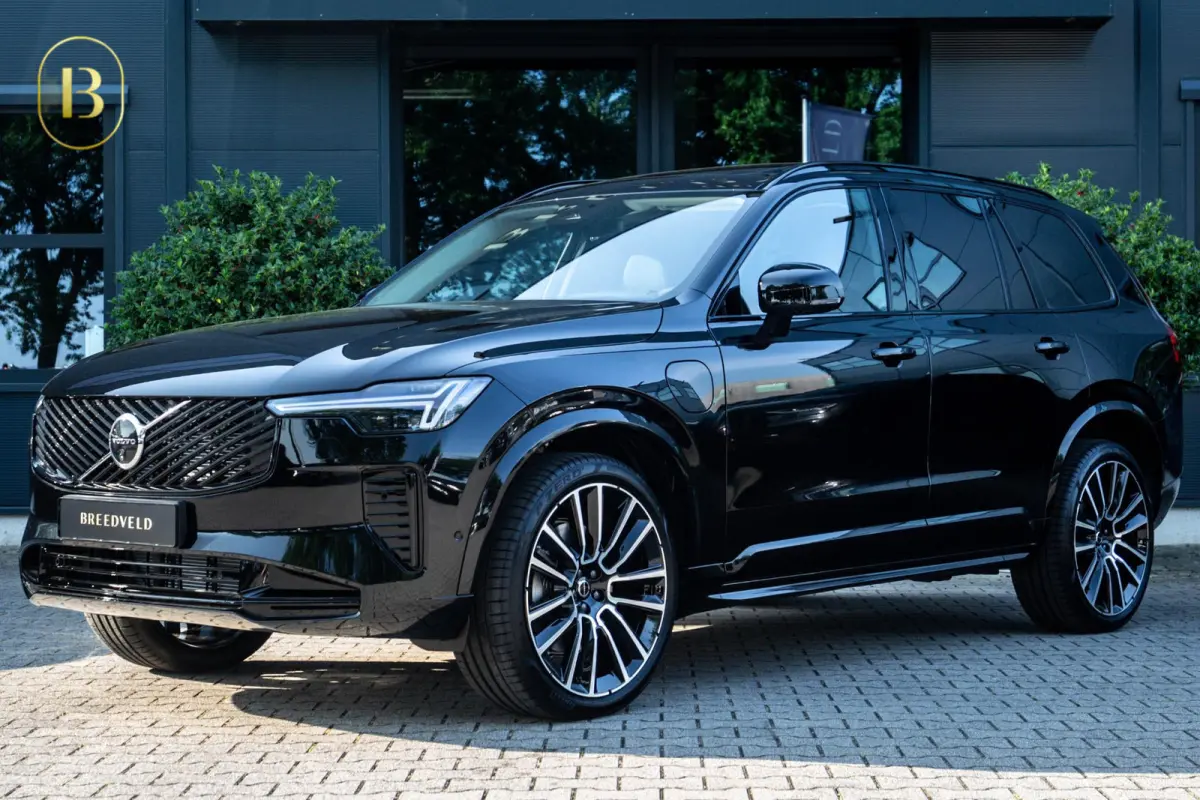 2.0 T8 Plug-in hybrid AWD Ultra Dark Exec. Ed.