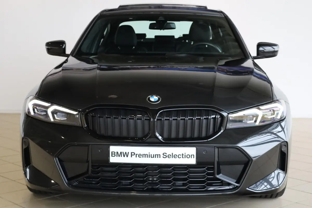 320i | M Sportpakket Pro | Glazen Schuif-/Kanteldak | Achteruitrijcamera | Comfort Access | Elektr. Trekhaak