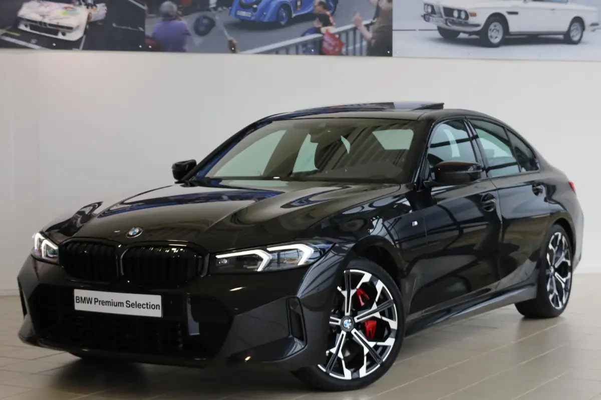 320i | M Sportpakket Pro | Glazen Schuif-/Kanteldak | Achteruitrijcamera | Comfort Access | Elektr. Trekhaak