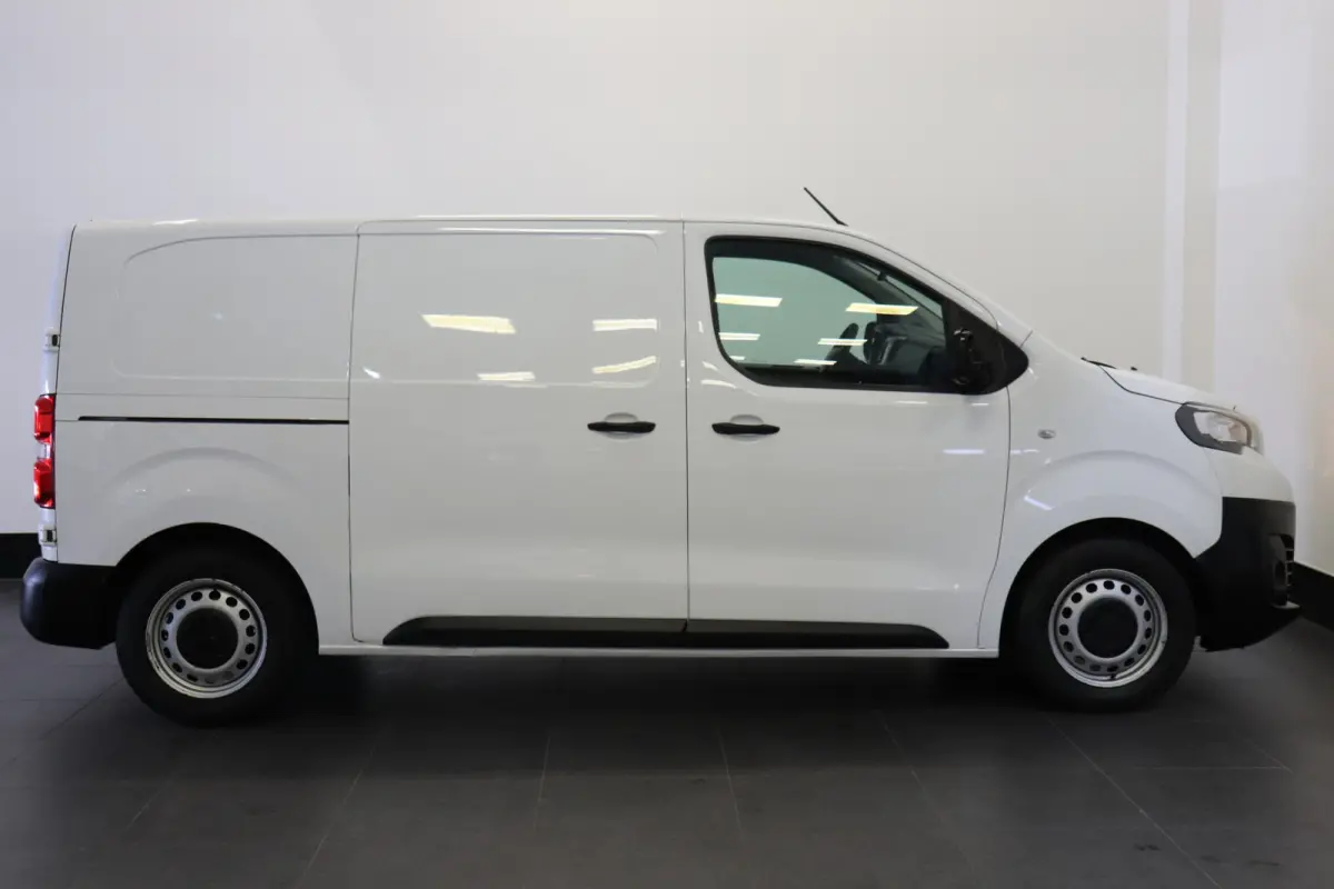 1.5 BlueHDI L2 EURO 6 - Airco - Cruise - PDC - €10.950,- Excl.