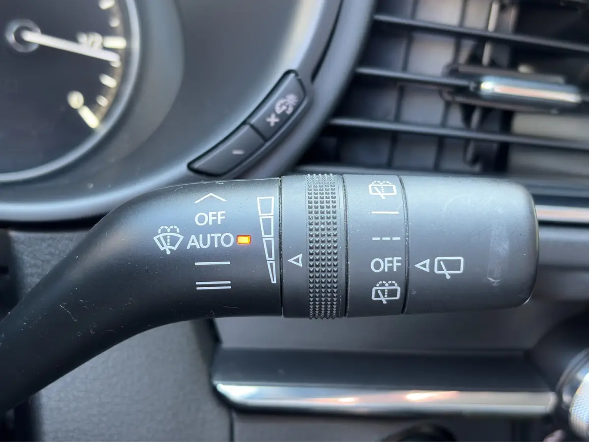 2.0 180pk SkyActiv-X M Hybrid Comfort | Trekhaak | Camera | Climate controle | Adaptive cruise controle | Dodehoek detectie | Elektrische achterklep | Keyless entry | Sensoren voor en achter
