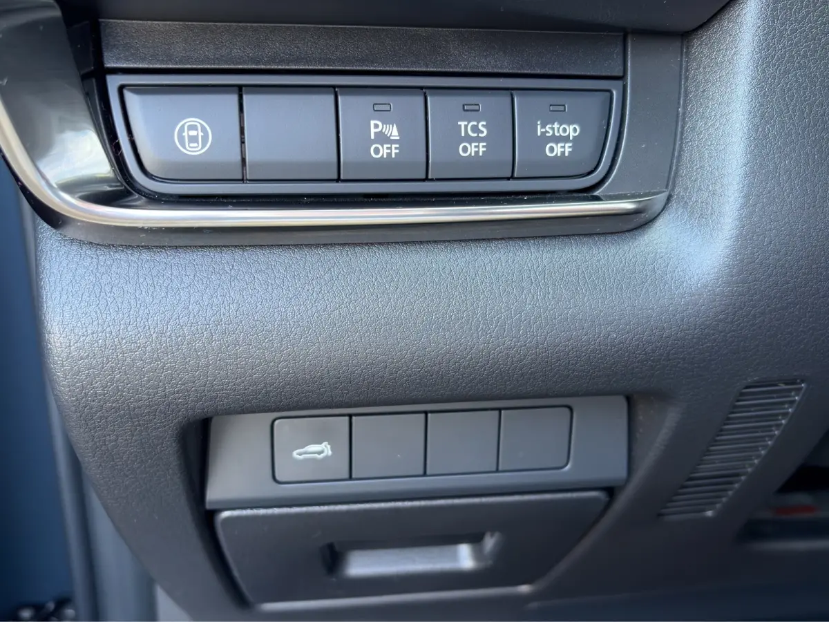 2.0 180pk SkyActiv-X M Hybrid Comfort | Trekhaak | Camera | Climate controle | Adaptive cruise controle | Dodehoek detectie | Elektrische achterklep | Keyless entry | Sensoren voor en achter