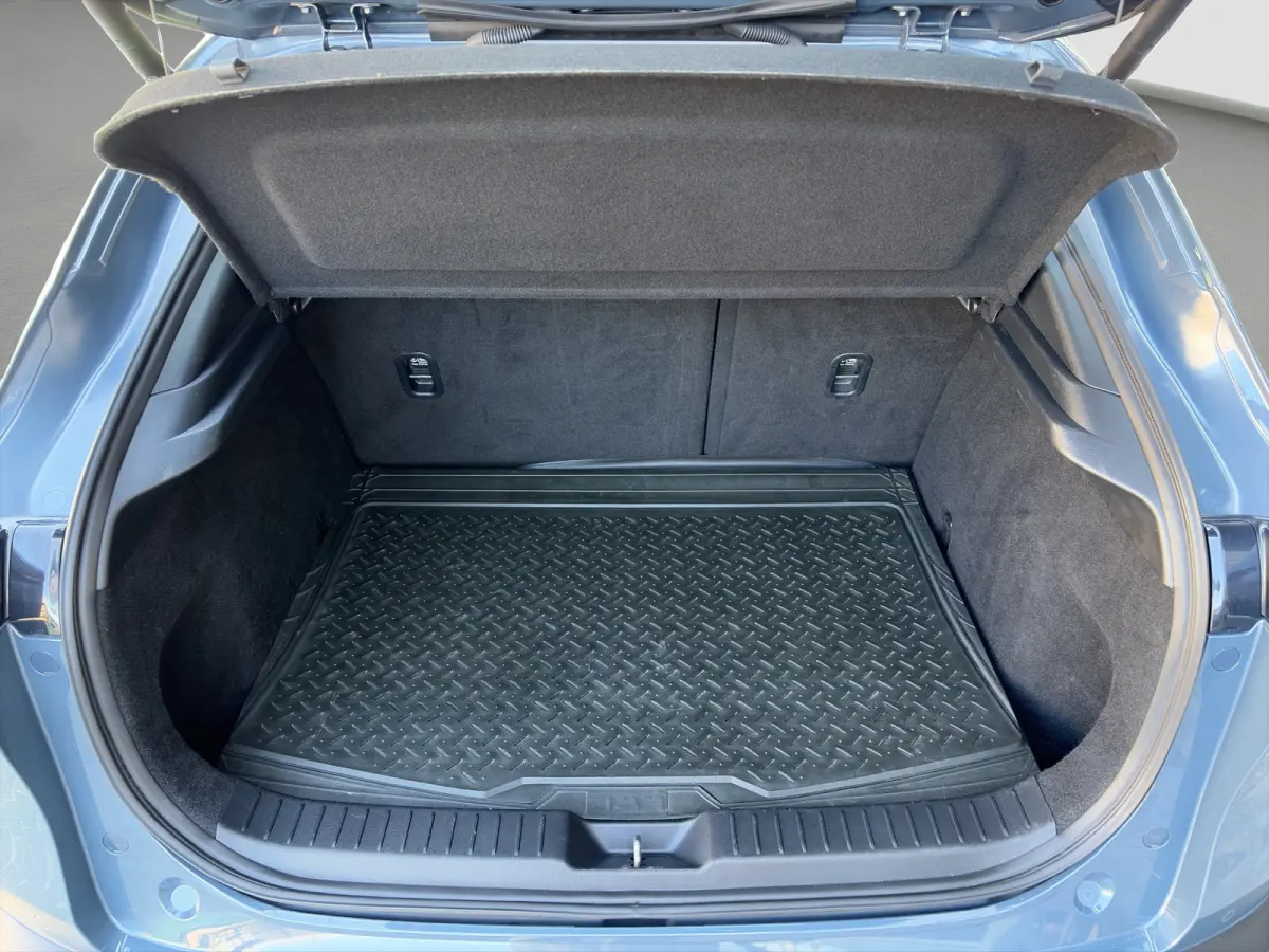 2.0 180pk SkyActiv-X M Hybrid Comfort | Trekhaak | Camera | Climate controle | Adaptive cruise controle | Dodehoek detectie | Elektrische achterklep | Keyless entry | Sensoren voor en achter