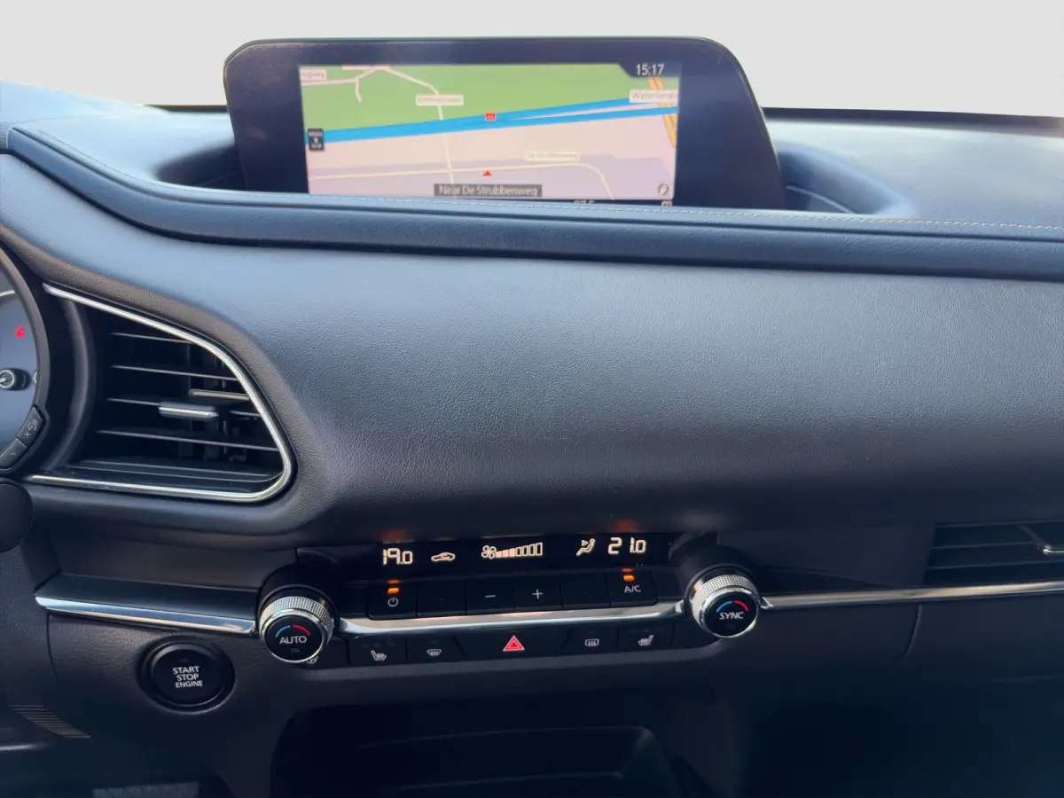 2.0 180pk SkyActiv-X M Hybrid Comfort | Trekhaak | Camera | Climate controle | Adaptive cruise controle | Dodehoek detectie | Elektrische achterklep | Keyless entry | Sensoren voor en achter