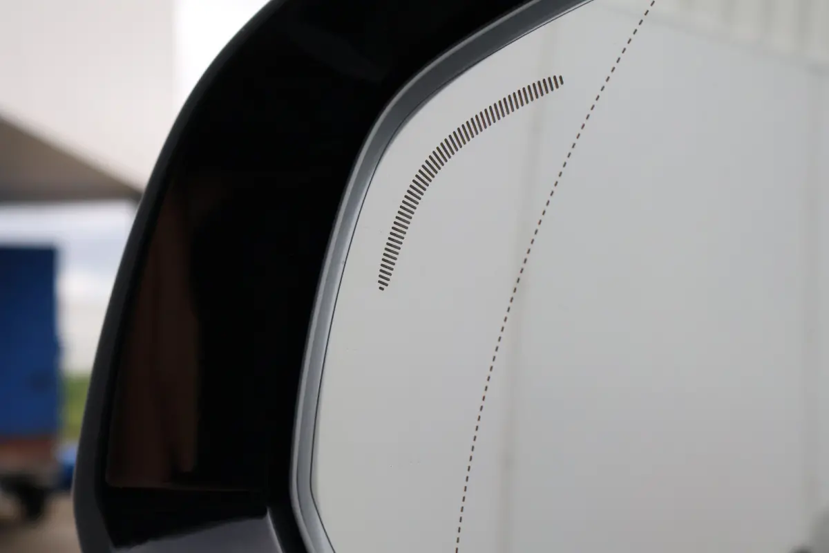 T8 Ultra Black Edition | B&W | Massage | Luchtvering | Trekhaak |