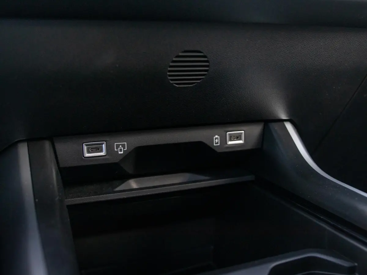 First Edition 74 kWh | Actieprijs | Adapt. Cruise | Camera | Carplay | 20" | Elektr. A-Klep | Navi | Winter Pack | Schuif/Kanteldak | Premium Pack | Conv. Pack | Warmtepomp
