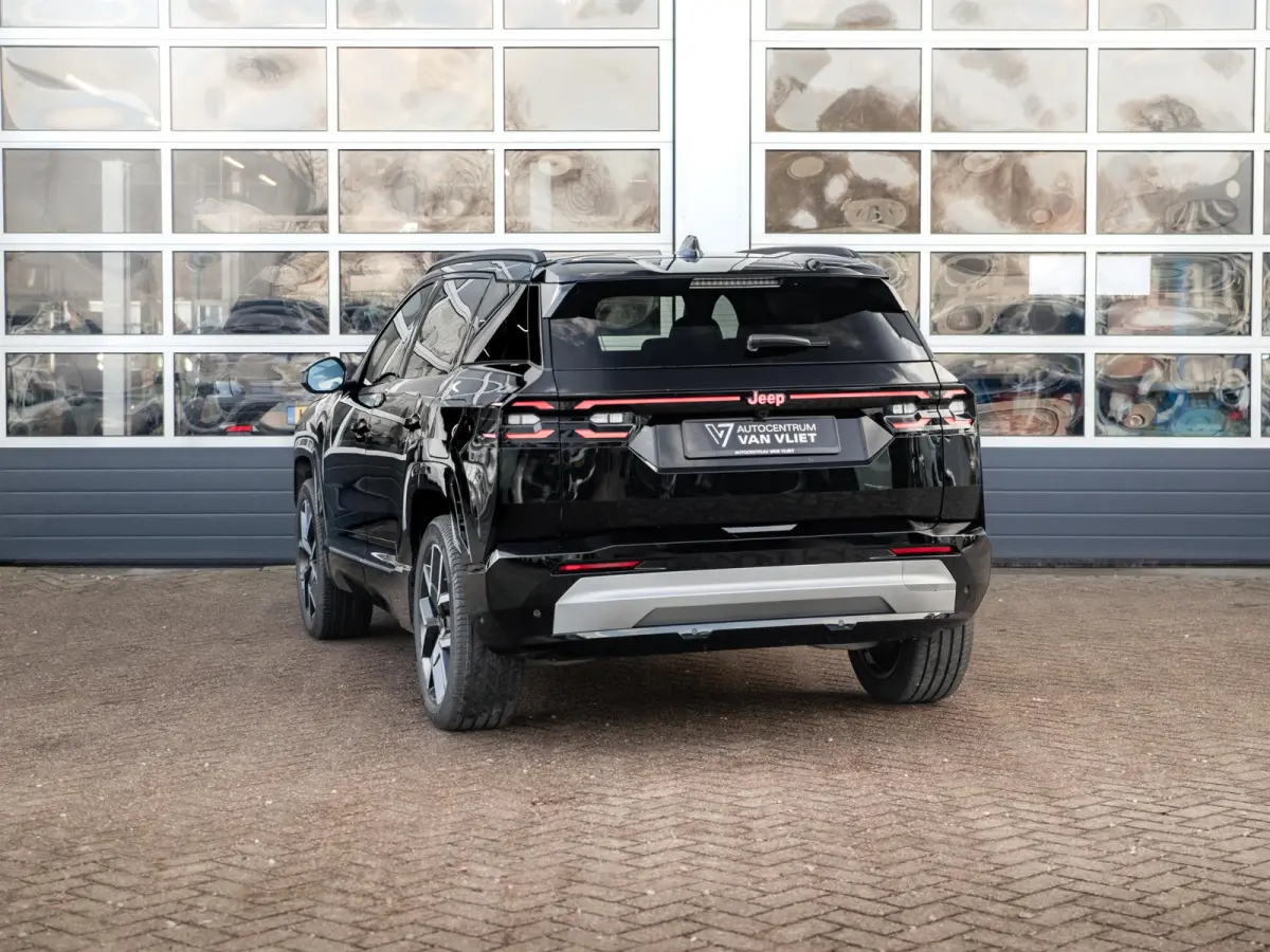 First Edition 74 kWh | Actieprijs | Adapt. Cruise | Camera | Carplay | 20" | Elektr. A-Klep | Navi | Winter Pack | Schuif/Kanteldak | Premium Pack | Conv. Pack | Warmtepomp